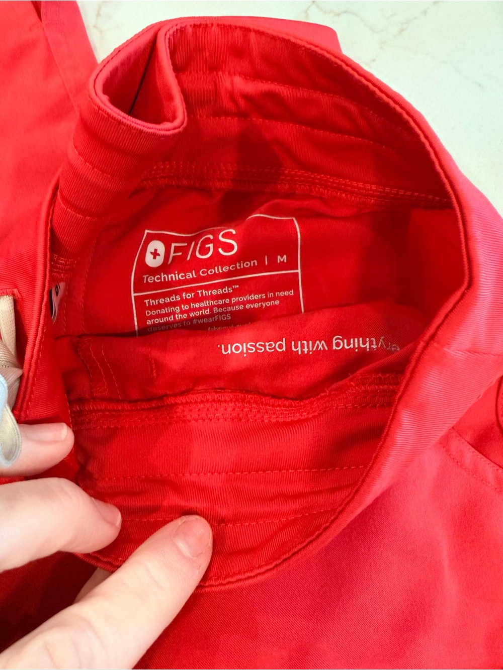 Figs Women's Scrub Top and Pants in Vibrant Hibiscus. Small top med pants - Picture 8 of 15